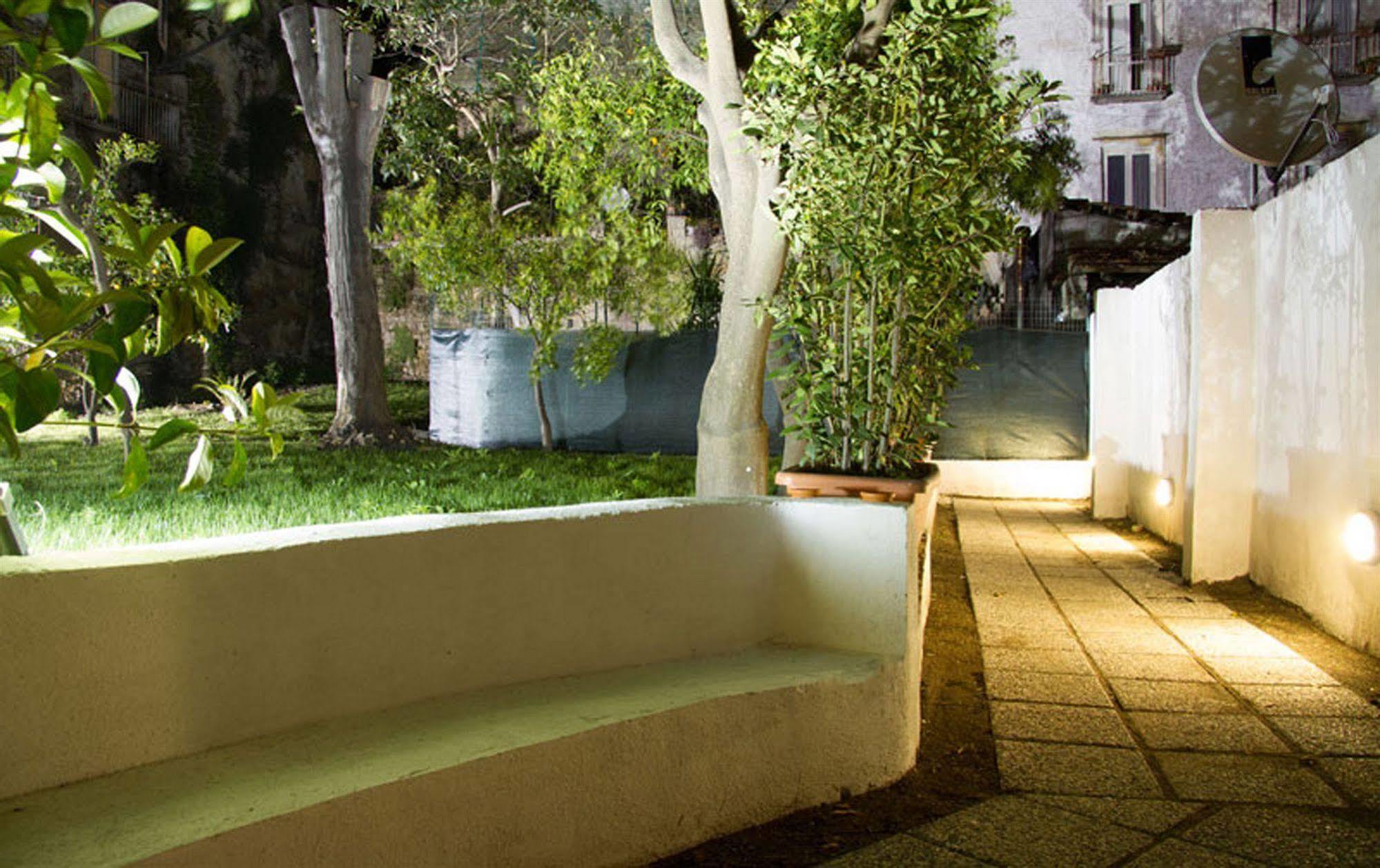 Il Paradiso Di Dante Napoli Bagian luar foto